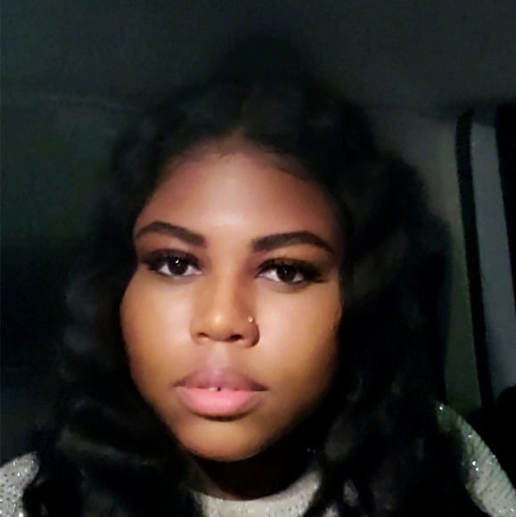 Meet your Posher, Tiarra - Picture 1 of 1